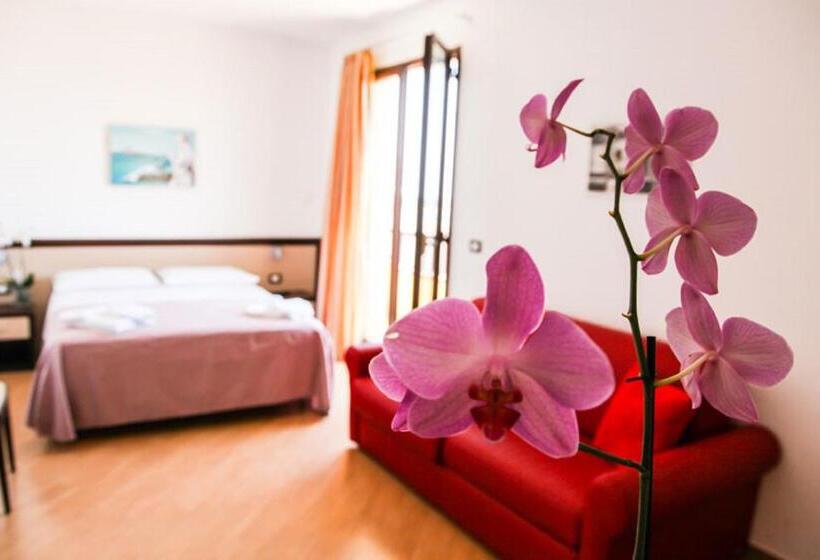 Люкс, Albergo Perseo