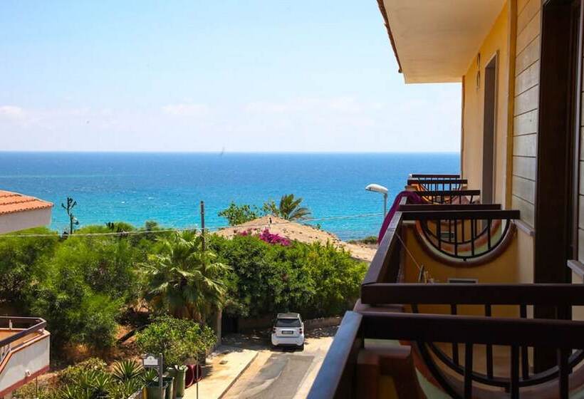Quarto Triplo Superior, Albergo Perseo