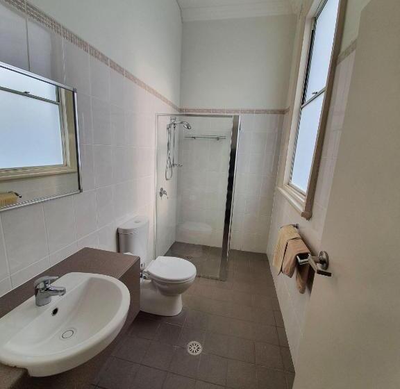 Номер Стандарт Трехместный, Empire Hotel Goulburn