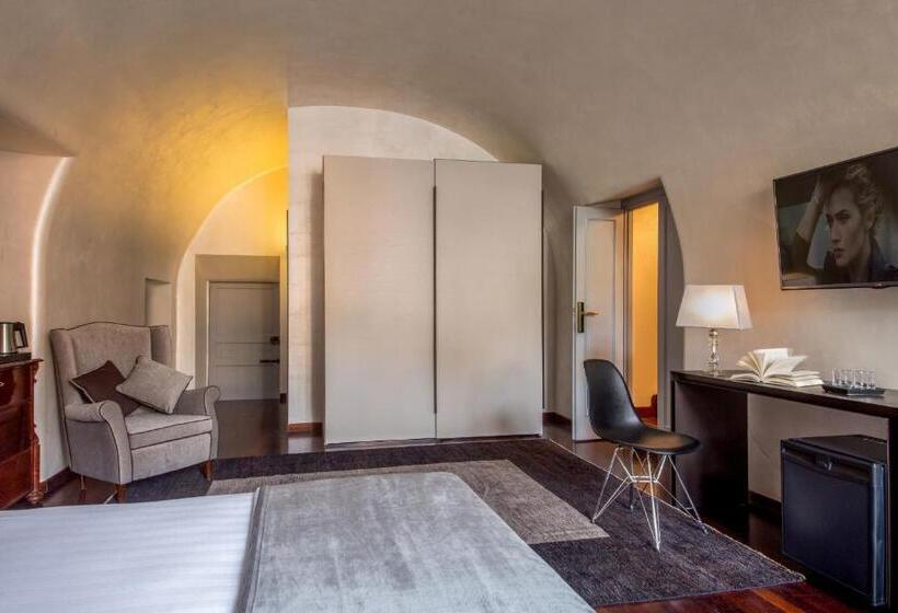 סוויטת ג'וניור עם מרפסת, Palazzo De Cupis  Suites And View