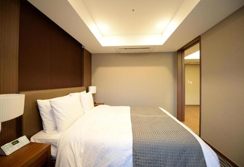 Номер Deluxe, Busan Business