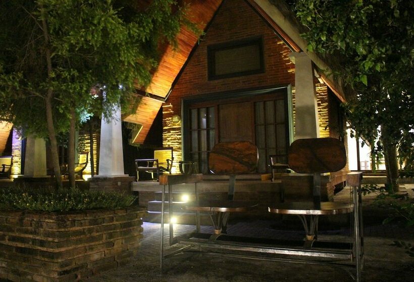 کلبه ییلاقی, Avasta Resort