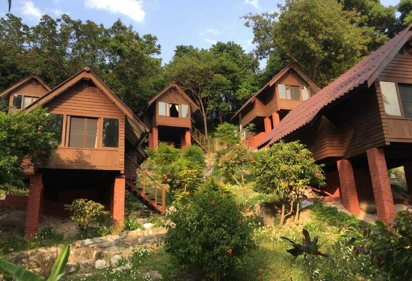 Хижина, Coral View Resort