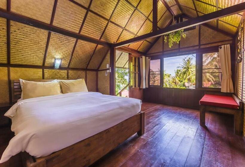 小室, Coral View Resort