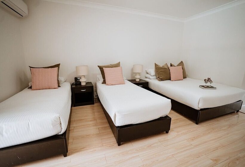패밀리 룸, The Lodge Jamberoo