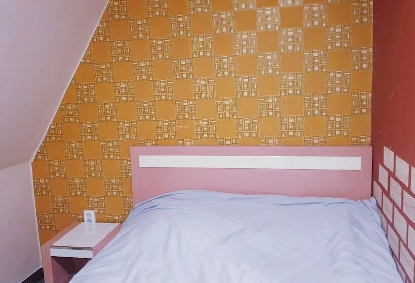 اتاق استاندارد یک نفره, Oppa Hostel Sinchon Hongdae
