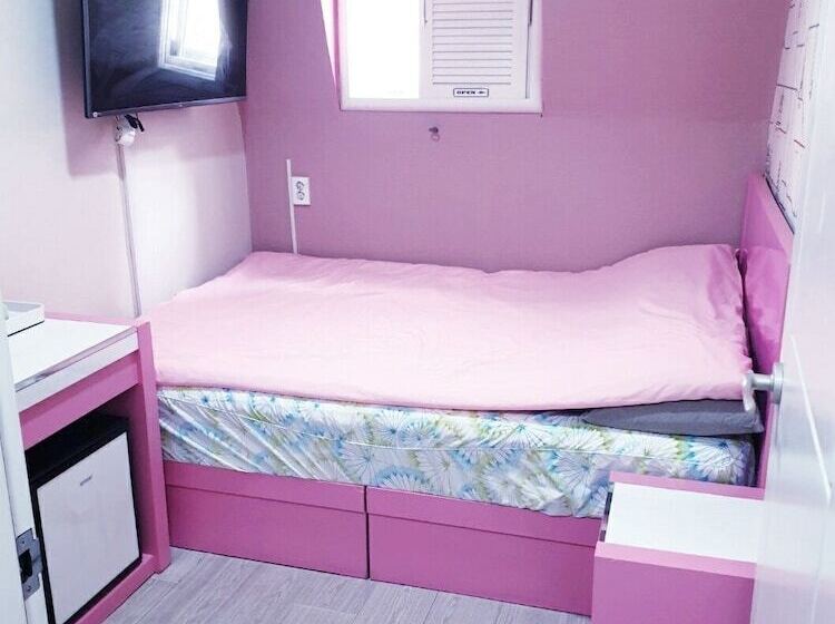 اتاق استاندارد, Oppa Hostel Sinchon Hongdae