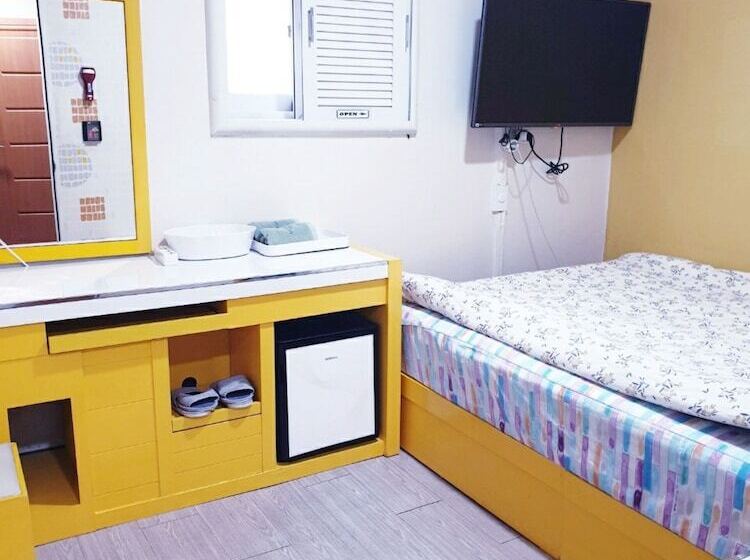 اتاق استاندارد, Oppa Hostel Sinchon Hongdae