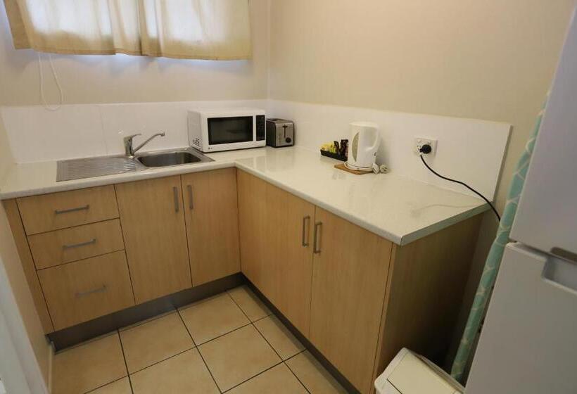 Студия Deluxe, Tropic Coast Motel