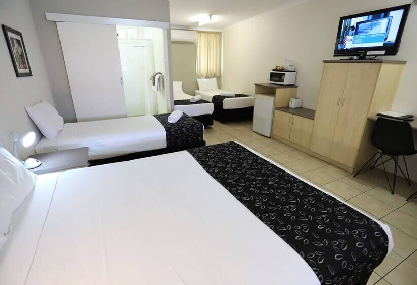 Семейный Номер, Tropic Coast Motel