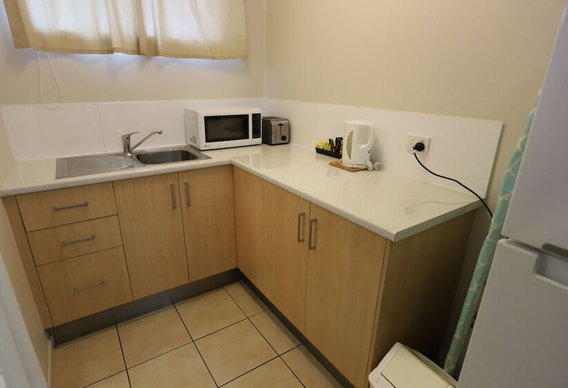 Студия Deluxe, Tropic Coast Motel