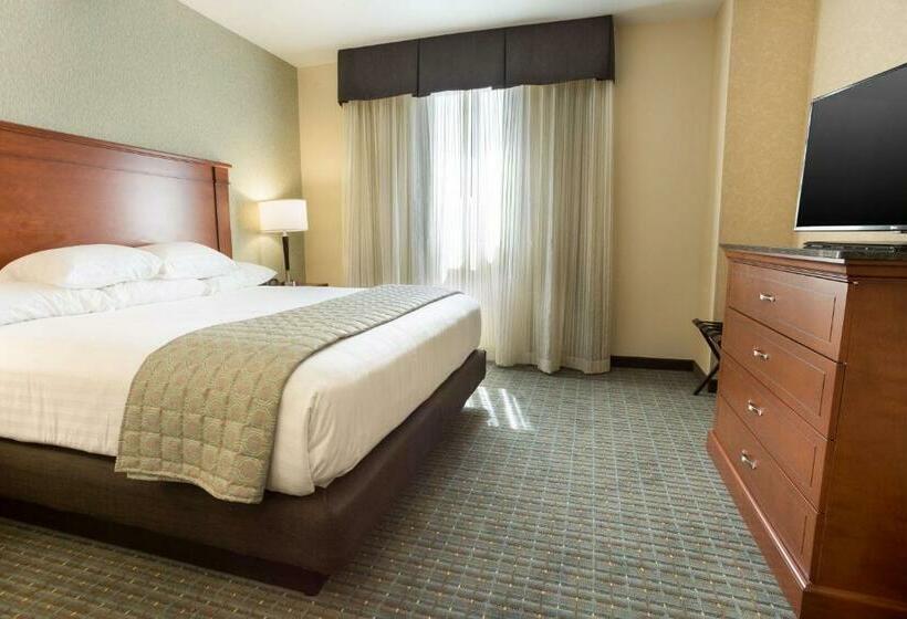 Люкс Deluxe Кровать Кинг, Drury Inn & Suites Grand Rapids