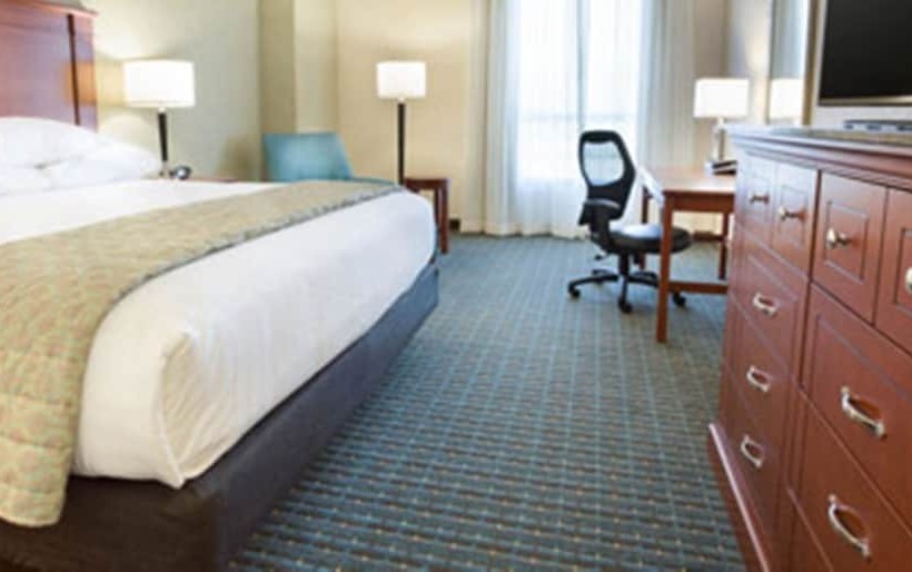Номер Deluxe, Drury Inn & Suites Grand Rapids