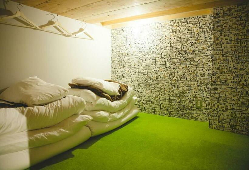 Capsule, Guest House Maruya