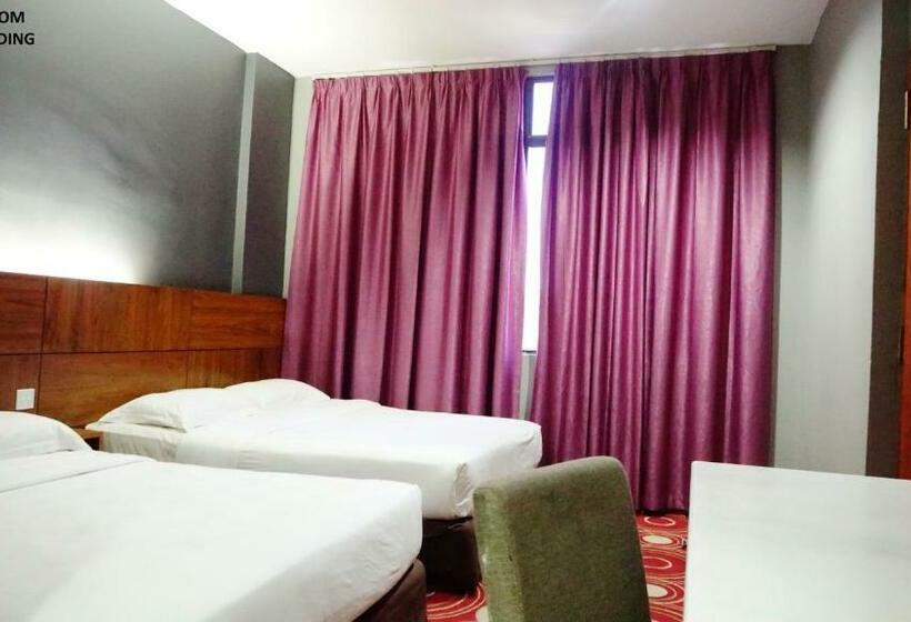 اتاق خانوادگی, Langgura Baron Resort