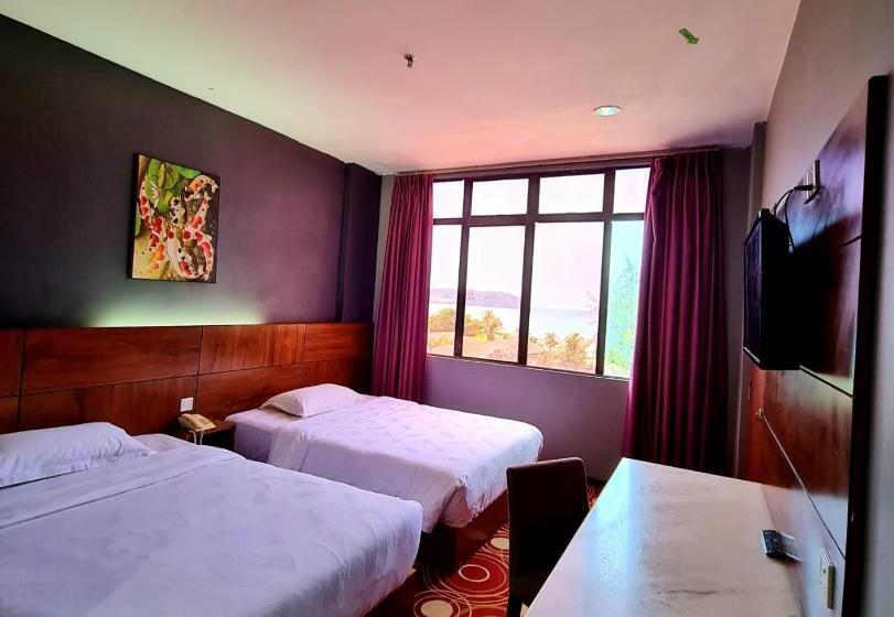 اتاق خانوادگی, Langgura Baron Resort