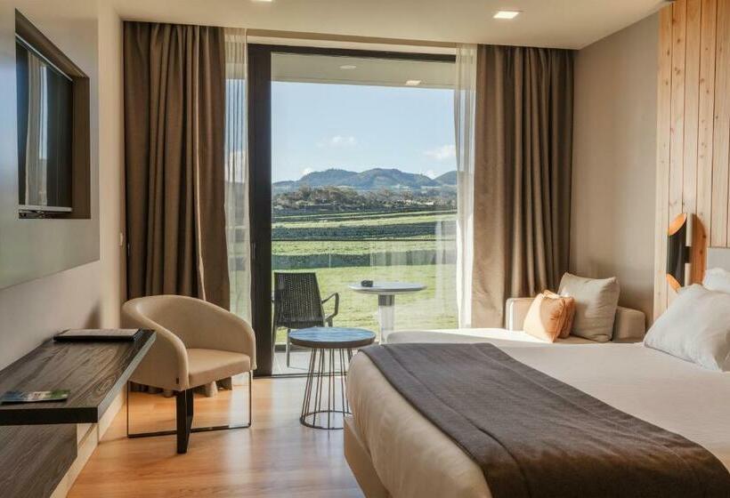 سوییت با چشم‌انداز کوه, Pedras Do Mar Resort & Spa