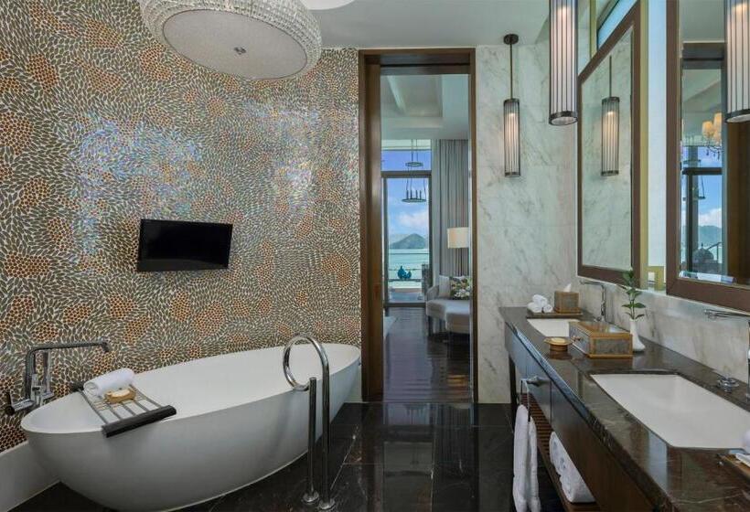 Вилла 4 Спальни, The St. Regis Langkawi