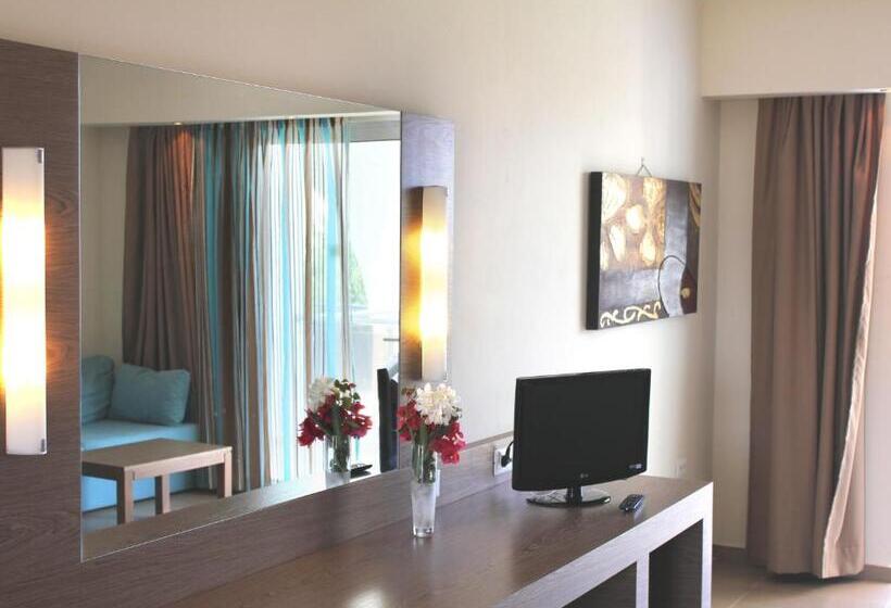 Студио Стандарт с Балконом, Sea Melody Beach Hotel Apartments