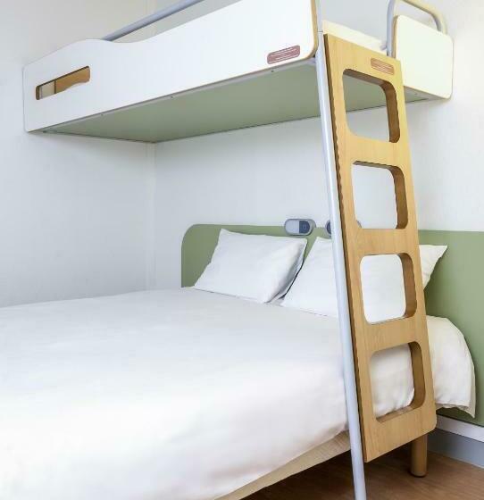 Номер Стандарт Трехместный, Ibis Budget Courbevoie Paris La Défense