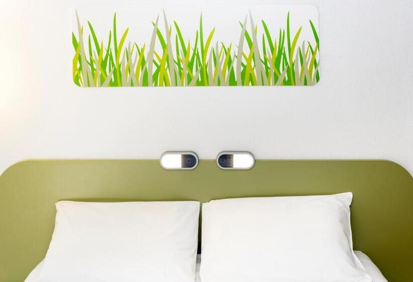 Номер Стандарт, Ibis Budget Courbevoie Paris La Défense