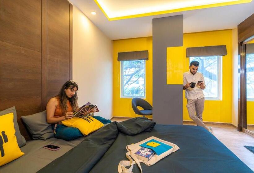 带大床的高级房间, The Hosteller Bangalore, Brigade Road