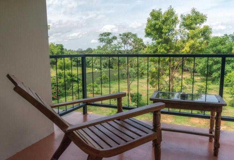 سوییت خانوادگی, Nice Place Resort
