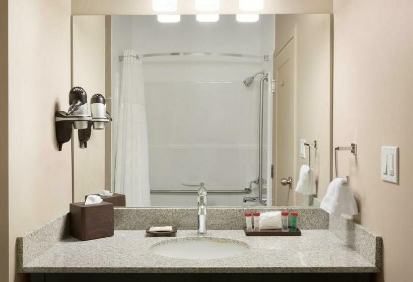 침실 2개 스위트, Ramada By Wyndham Emerald Park/regina East