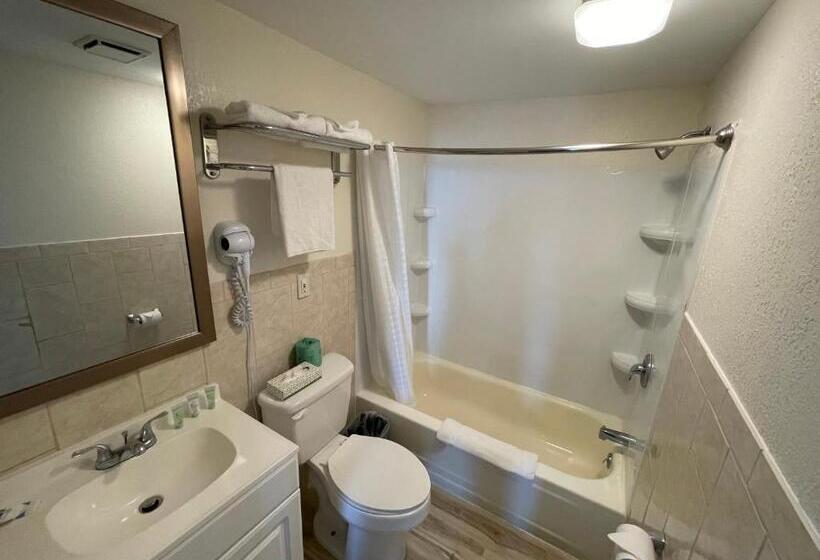 Номер Стандарт, Wildwood Inn, A Travelodge By Wyndham
