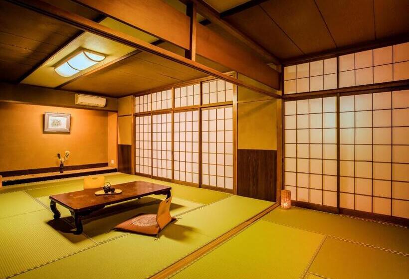 Номер Superior Вид на Город, Ooedo Onsen Monogatari Gero Bekkan