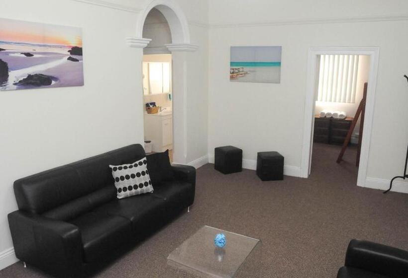 ３ベッドルームハウス, Dubbo Rsl Club Motel