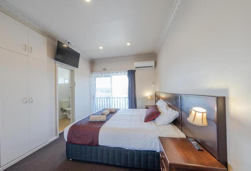 스위트, Halfway Motel