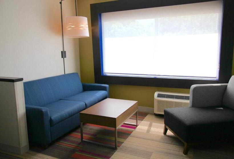 Люкс, Holiday Inn Express & Suites Oswego, An Ihg