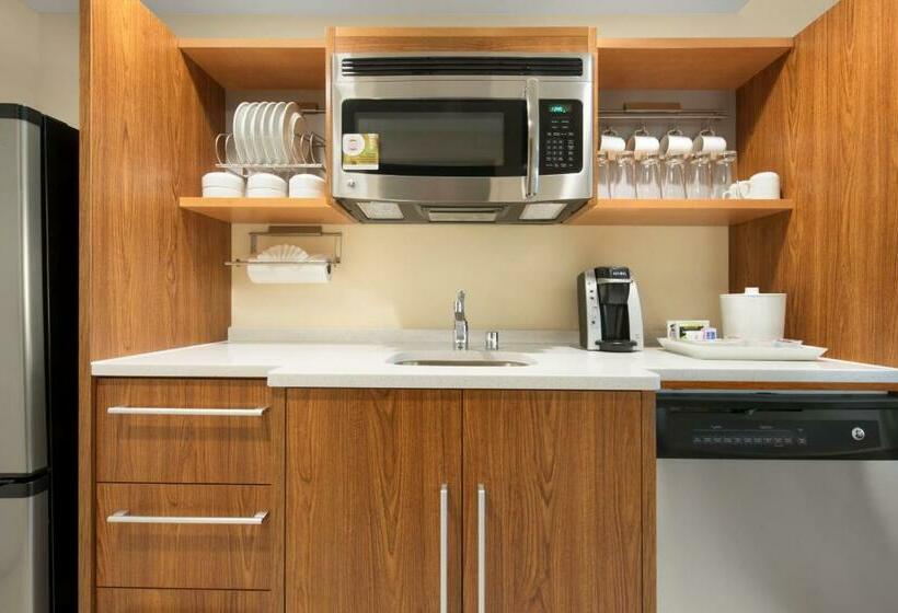 Люкс Deluxe Кровать Кинг, Home2 Suites By Hilton Milwaukee Airport