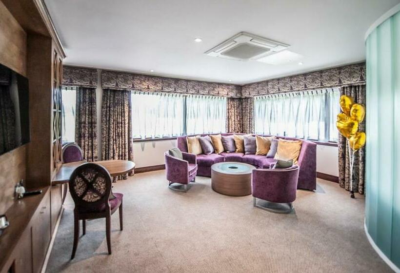 سوییت, Parklands Hotel & Country Club