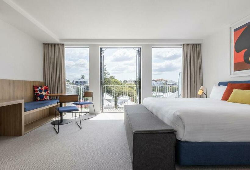Студия Deluxe, The Johnson Brisbane   Art Series
