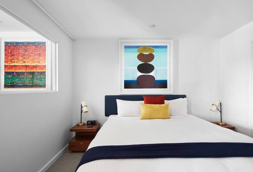 Студия Deluxe, The Johnson Brisbane   Art Series