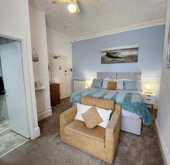 اتاق سوپریور با تخت بزرگ, The Sea Croft Bed Breakfast & Bar St Annes