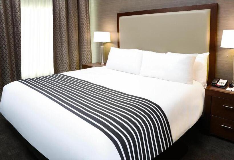 Люкс Кровать Кинг, Sandman Hotel Abbotsford Airport