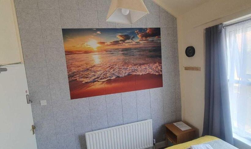 Номер Стандарт, Elm Tree Guest House