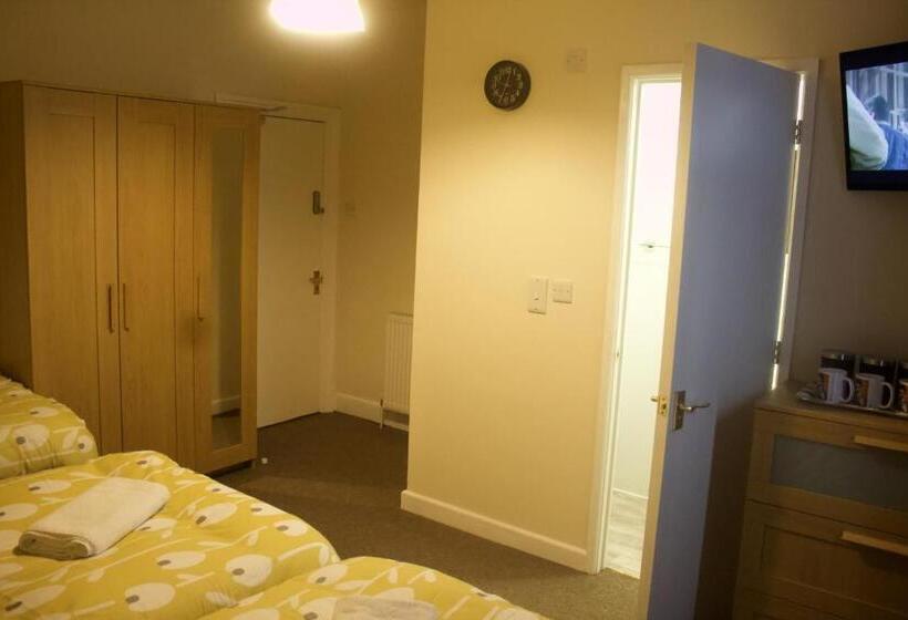 Трехместный Номер Комфорт, Elm Tree Guest House