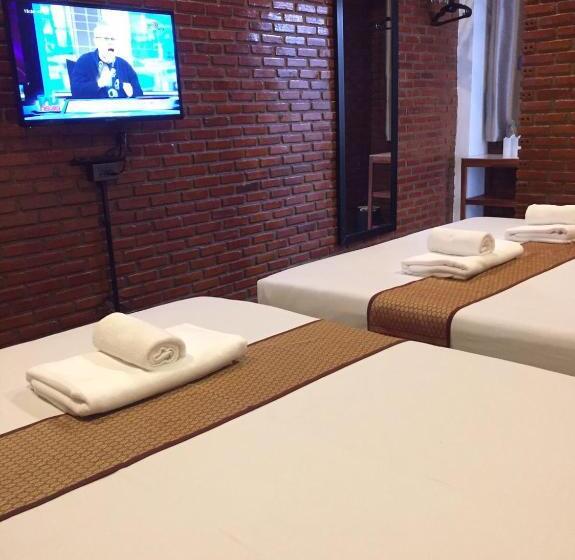 Номер Стандарт Трехместный, Ben Guesthouse