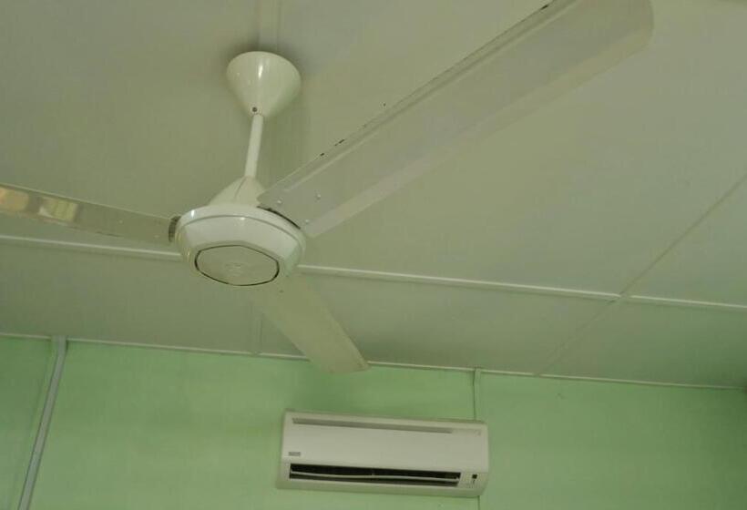 Кровать в Общей Комнате, Pangkor Guesthouse Spk