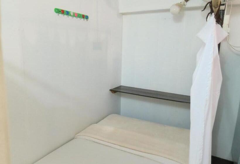 Кровать в Общей Комнате, Pangkor Guesthouse Spk