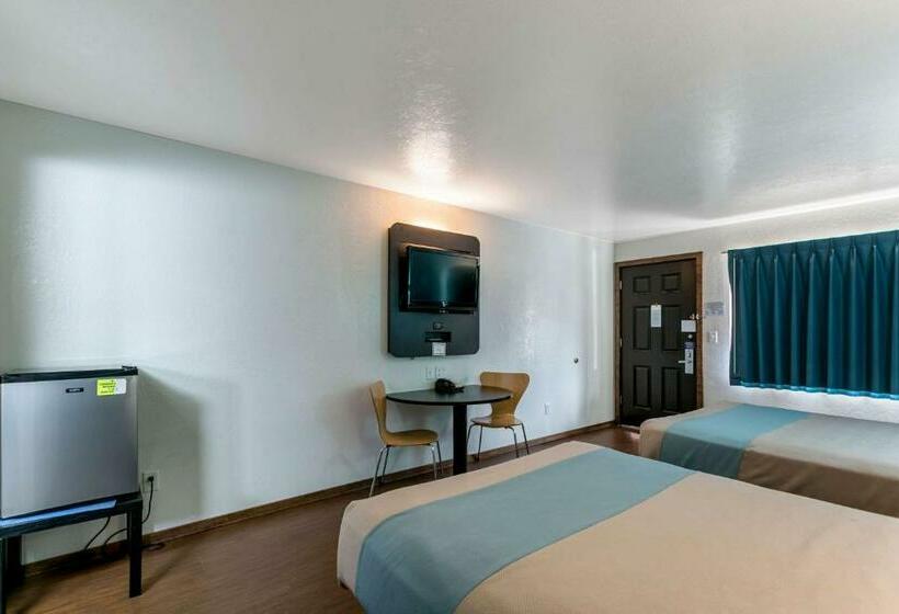 Номер Стандарт, Motel 6missoula, Mt  University