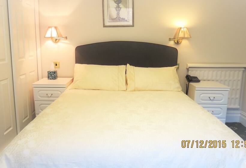 Семейный Номер, Hunters Lodge Guest House