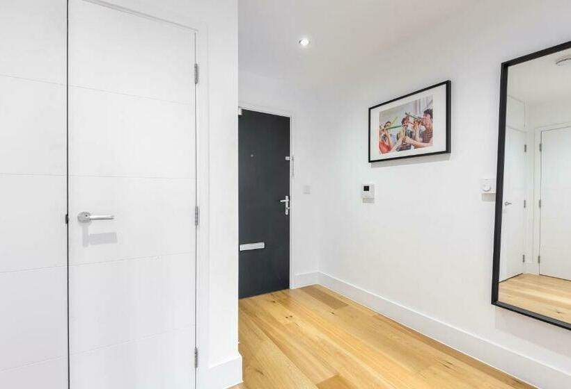 آپارتمان لوکس 1 خوابه, Bright Portobello Apt With Floor To Ceiling Views