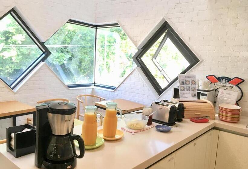 Номер Стандарт Четырехместный Совместный Санузел, Mir Guesthouse