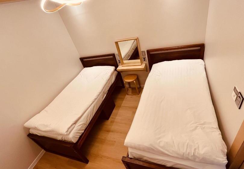 Апартаменты 2 Спальни, Mir Guesthouse