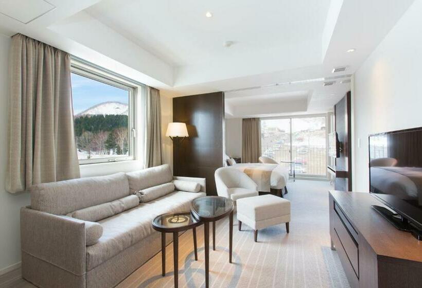 سوئیت لوکس با چشم‌انداز کوهستان, Chalet Ivy Hirafu, Niseko